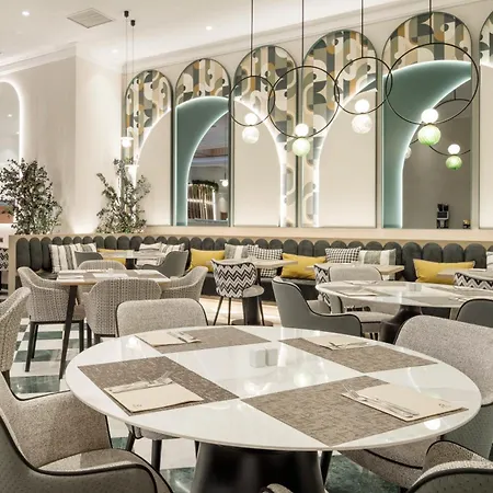 Hotel Ilunion Les Corts 4*