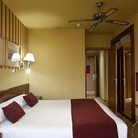 Ilunion Les Corts ホテル