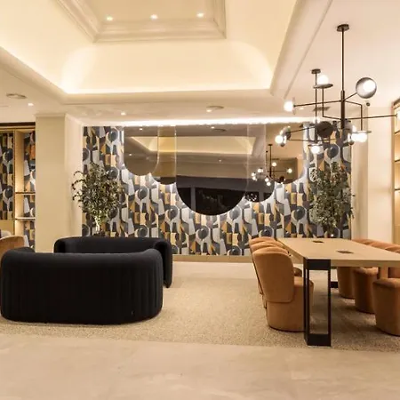 ホテル Ilunion Les Corts 4*