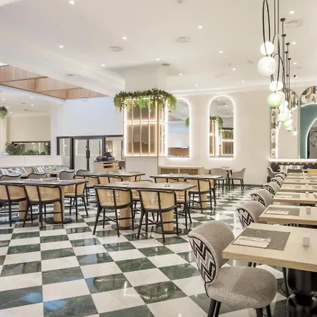 Ilunion Les Corts 4* バルセロナ