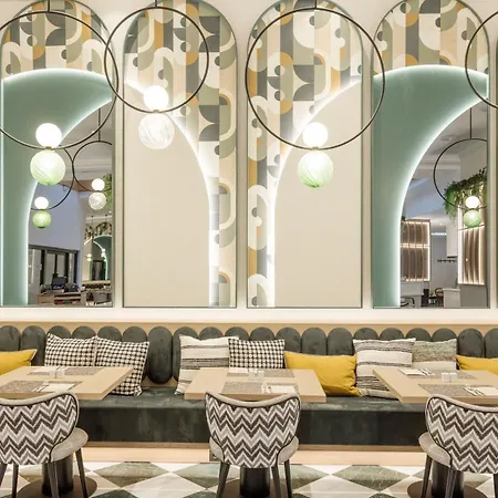 ホテル Ilunion Les Corts 4*