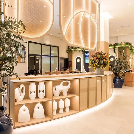 Ilunion Les Corts ホテル 4*