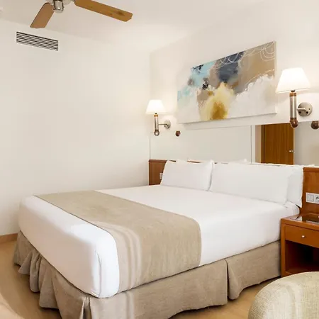 Ilunion Les Corts 4* バルセロナ