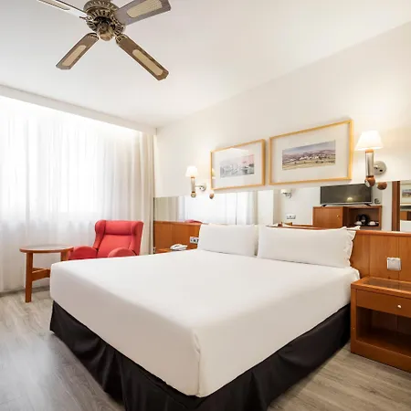 Ilunion Les Corts 4* バルセロナ