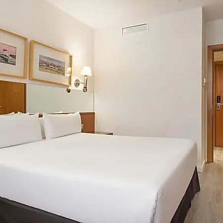 Ilunion Les Corts Szálloda 4*