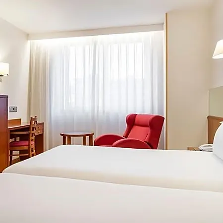 Ilunion Les Corts Szálloda 4*
