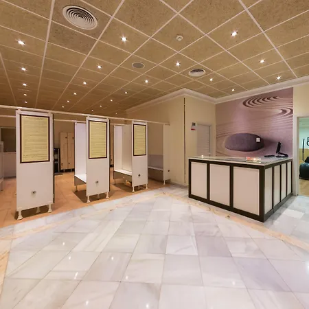 فندق Ilunion Les Corts 4*