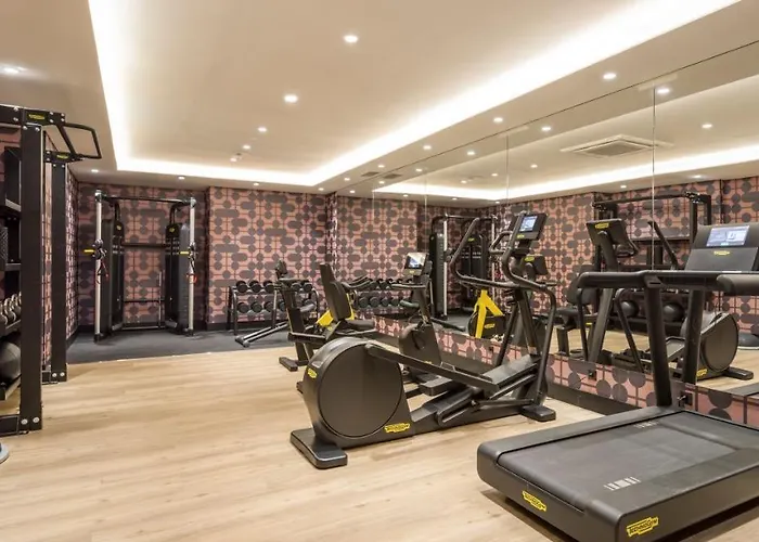Hotel Ilunion Les Corts 4*